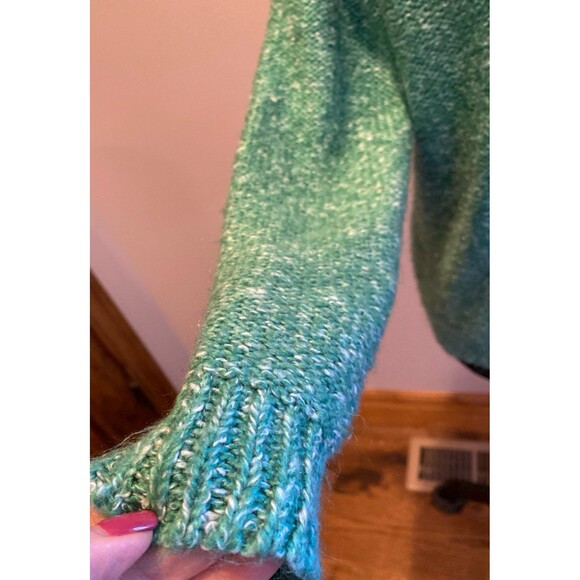 St John’s Bay Woman’s Green Sweater Sz Petite Large V Neck Cable Style SOFT! - Picture 7 of 12